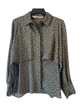 Tess women’s 12 polyester button up long sleeve gray and white blouse